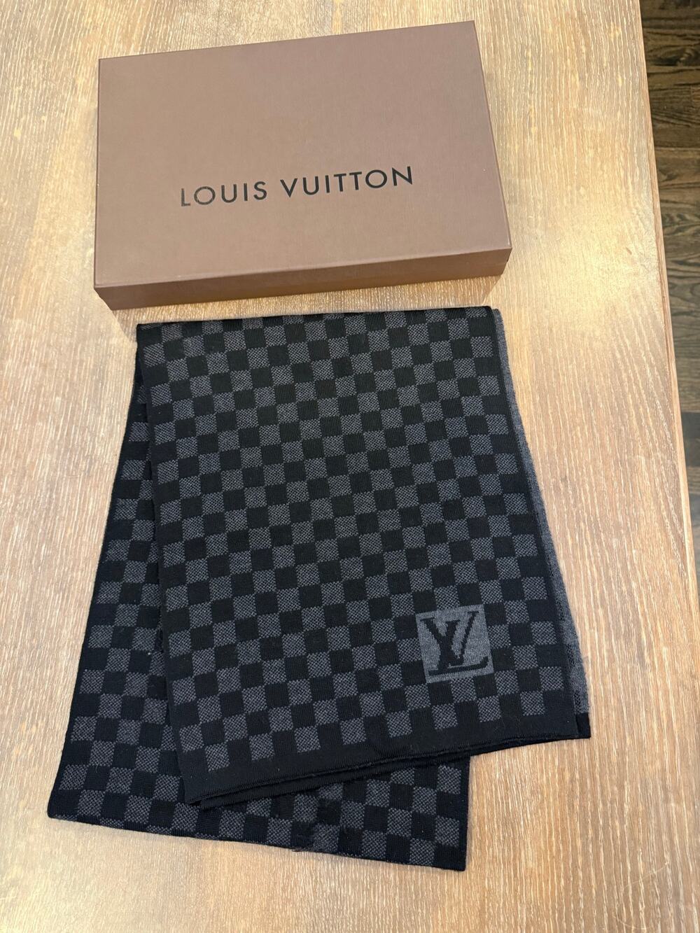 Louis Vuitton M74200 Echarpe P Damier Noir wool scarf with box and original tag